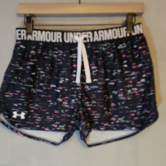 Under Armour Girls Black Multicolor Athletic Shorts. Size YXL - Picture 1 of 3